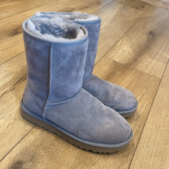 UGG Boots practically new - Picture 5 of 10